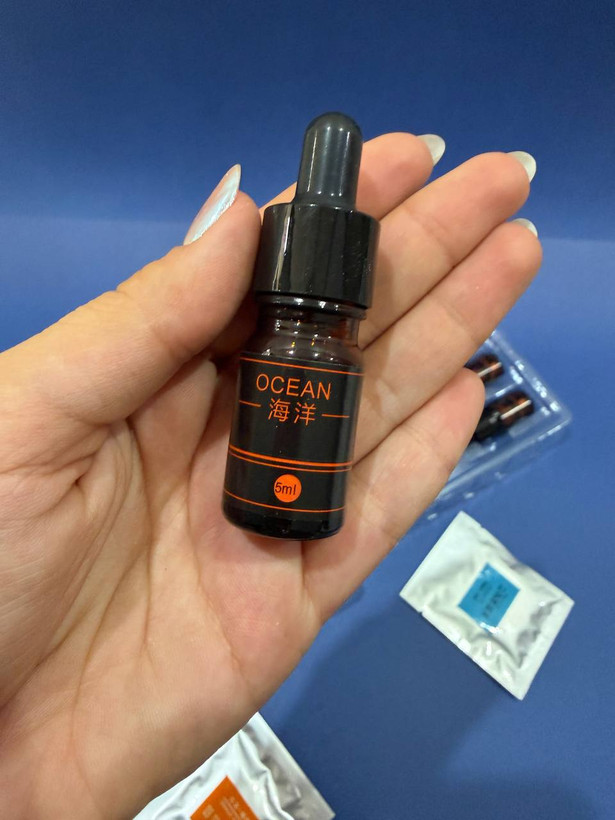 خوشبو کننده خورشیدی خودرو JIN GE مدل JG-009 | پخش عطر چرخان بدون نیاز به باتری